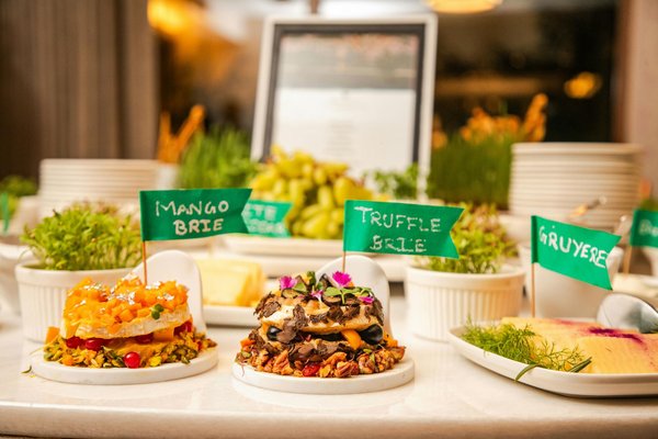 Révolutionnez votre cuisine : conseils incontournables pour adopter une alimentation végétalienne saine et équilibrée !